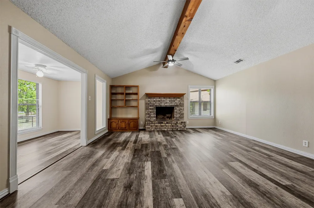 1344 Kiowa Drive E Lake Kiowa, TX 76240
