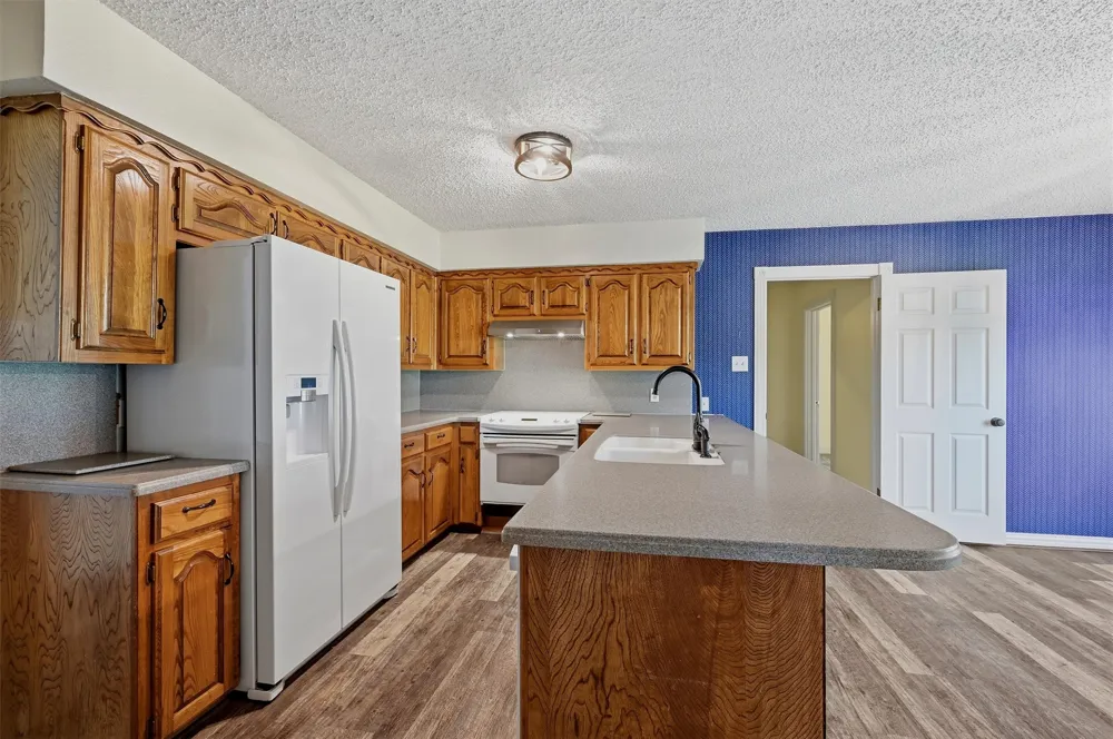 1344 Kiowa Drive E Lake Kiowa, TX 76240