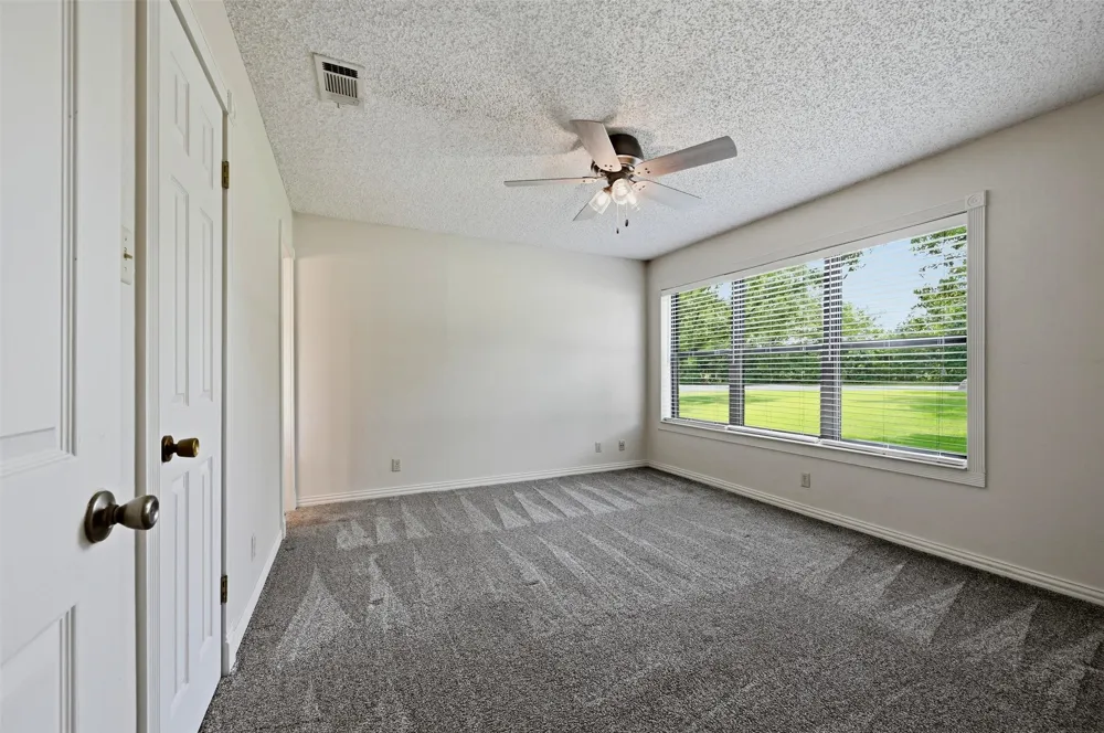 1344 Kiowa Drive E Lake Kiowa, TX 76240