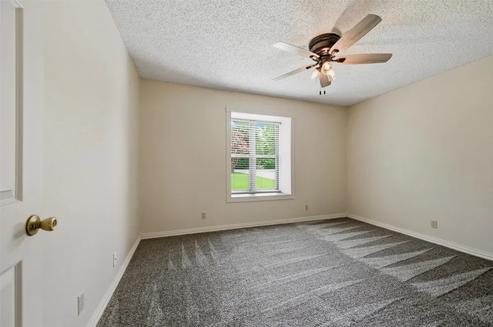 1344 Kiowa Drive E Lake Kiowa, TX 76240