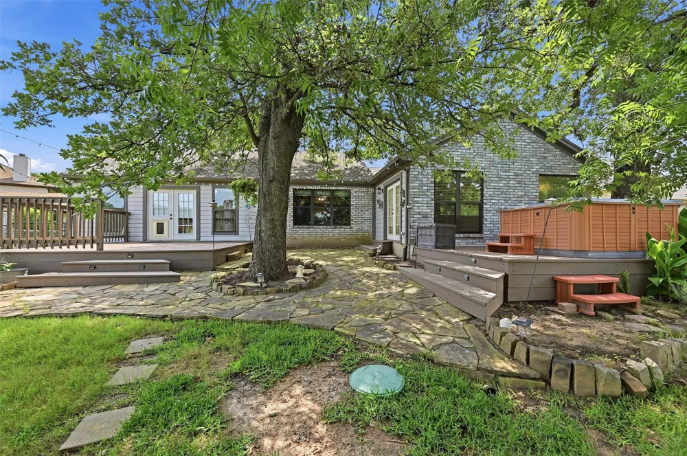 1344 Kiowa Drive E Lake Kiowa, TX 76240