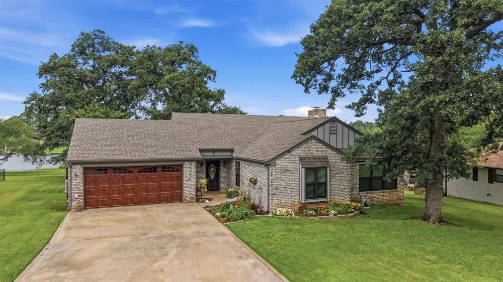 1344 Kiowa Drive E Lake Kiowa, TX 76240