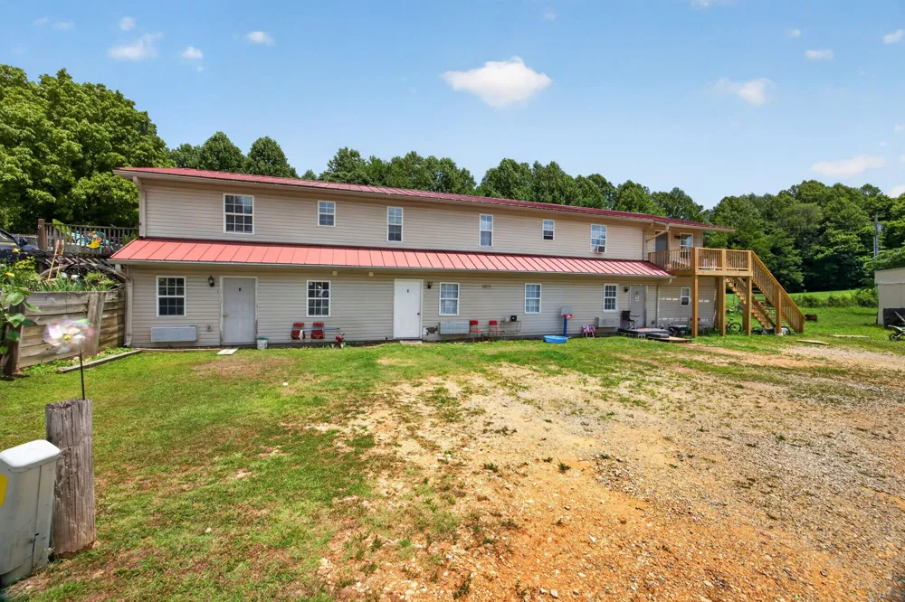 11279 Nashville Hwy Baxter, TN 38544