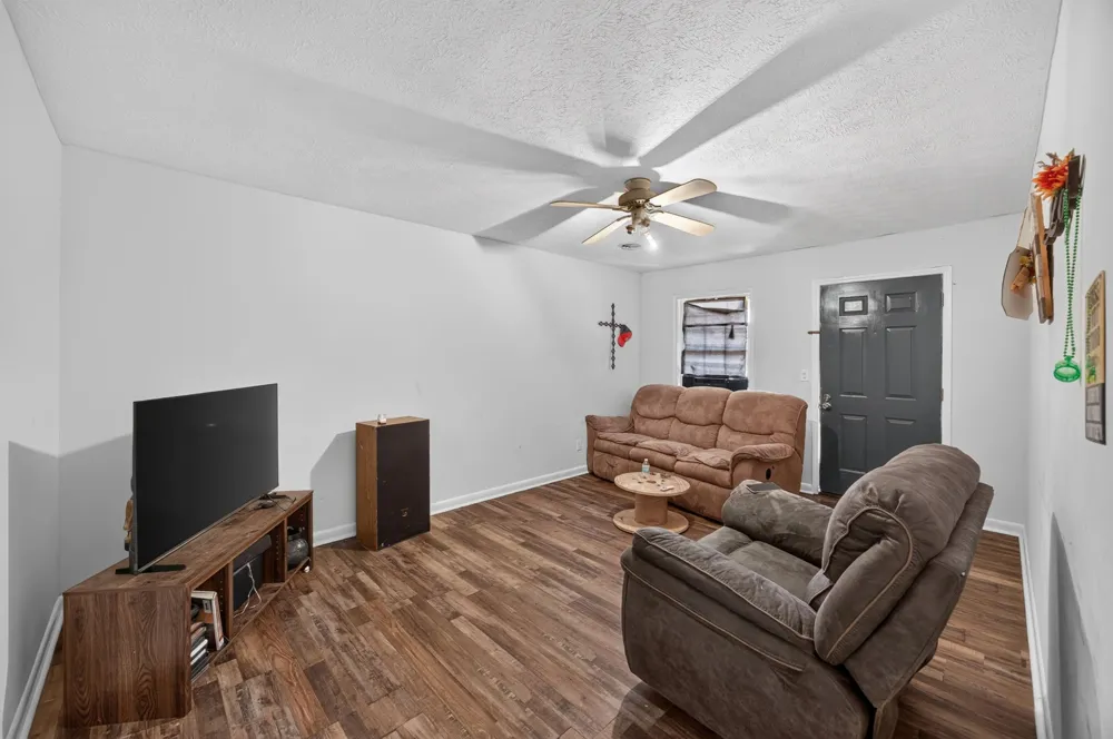 11279 Nashville Hwy Baxter, TN 38544
