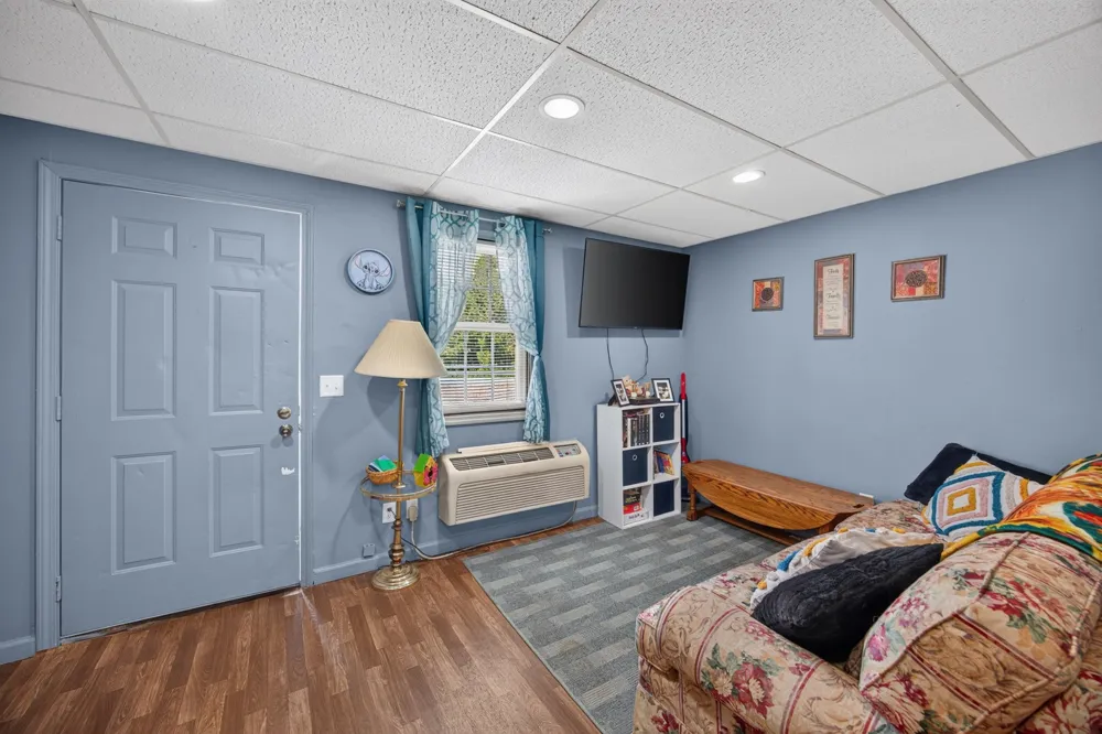11279 Nashville Hwy Baxter, TN 38544