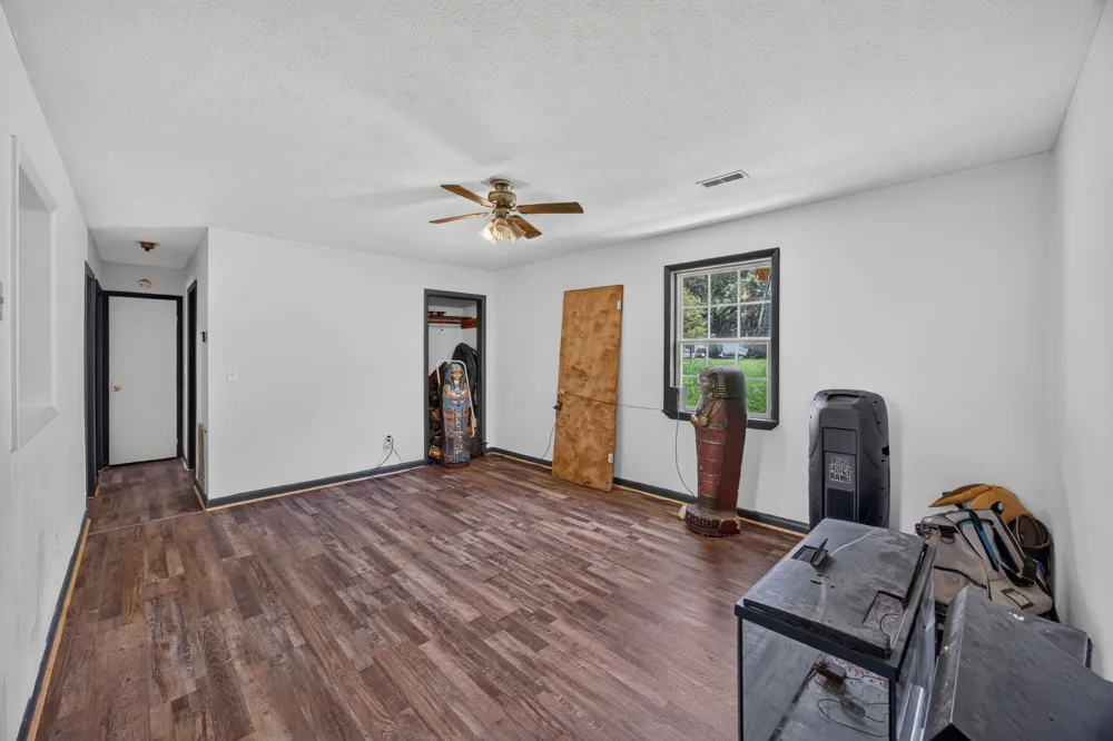 11279 Nashville Hwy Baxter, TN 38544