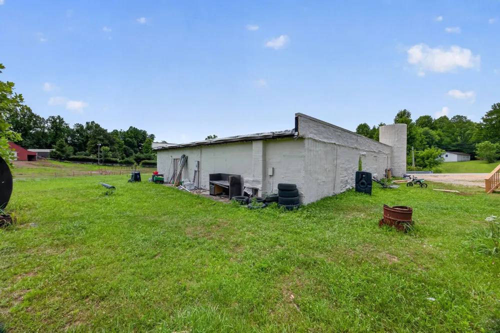 11279 Nashville Hwy Baxter, TN 38544