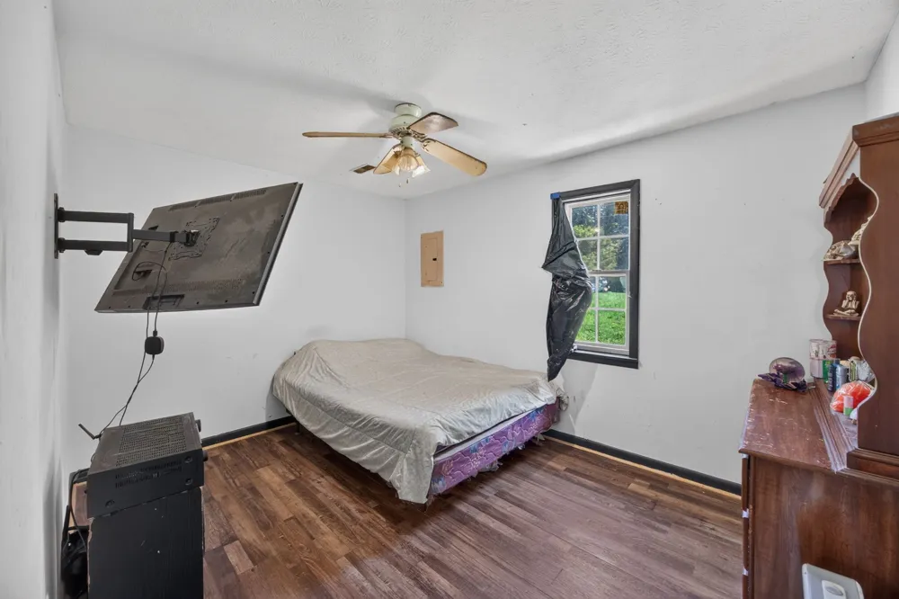 11279 Nashville Hwy Baxter, TN 38544