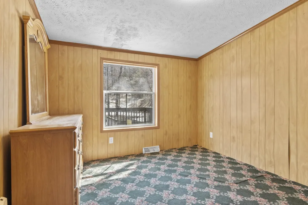 11153 Center Road Peninsula Township, MI 49686
