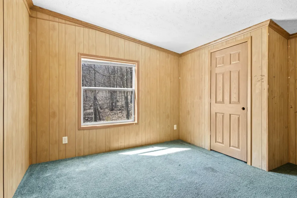 11153 Center Road Peninsula Township, MI 49686