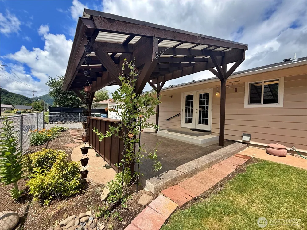 301 Temple Avenue Morton, WA 98356