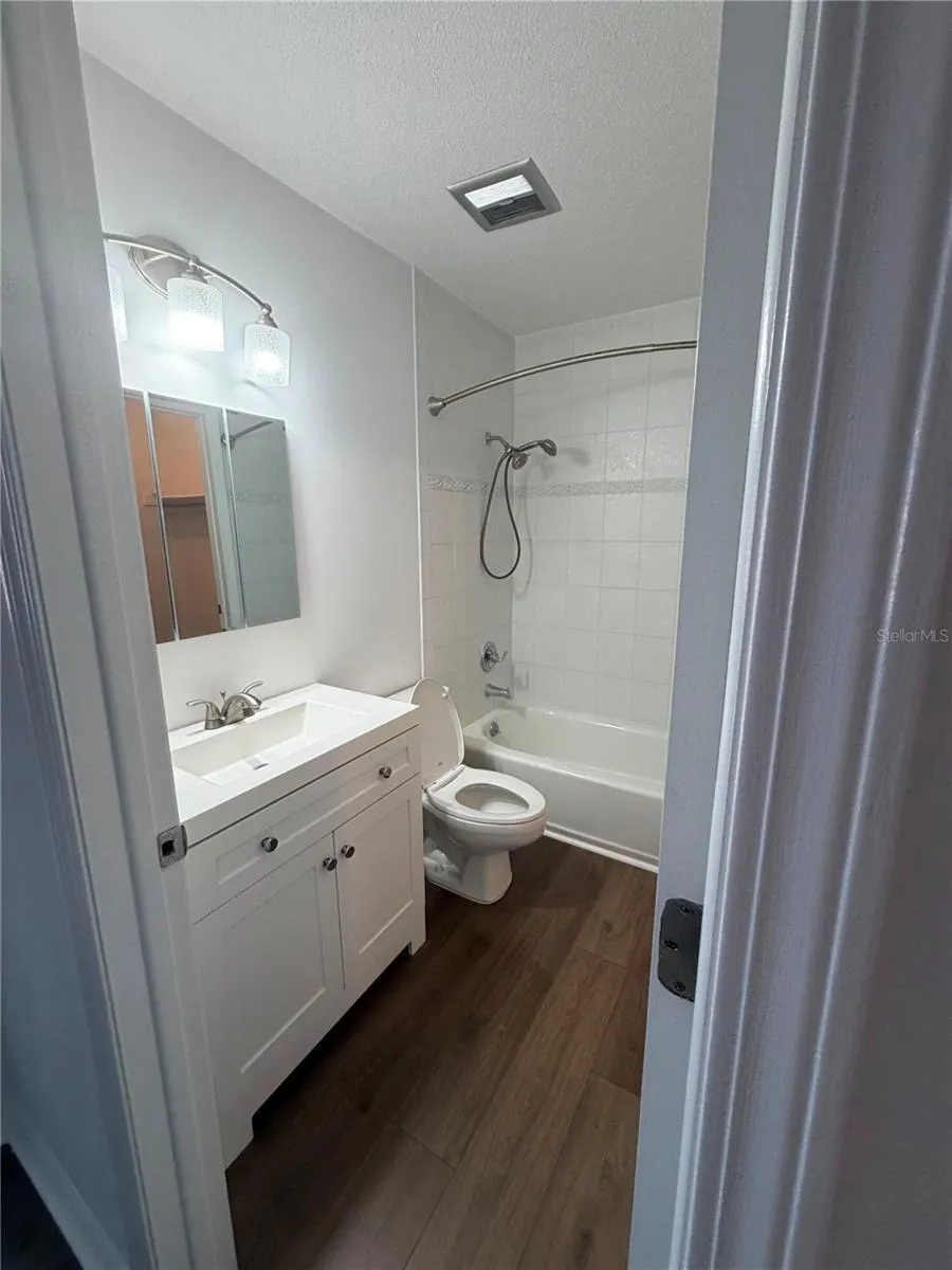1134 RUE DES ROIS #1134 St Petersburg, FL 33707
