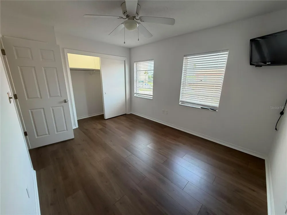 1134 RUE DES ROIS #1134 St Petersburg, FL 33707