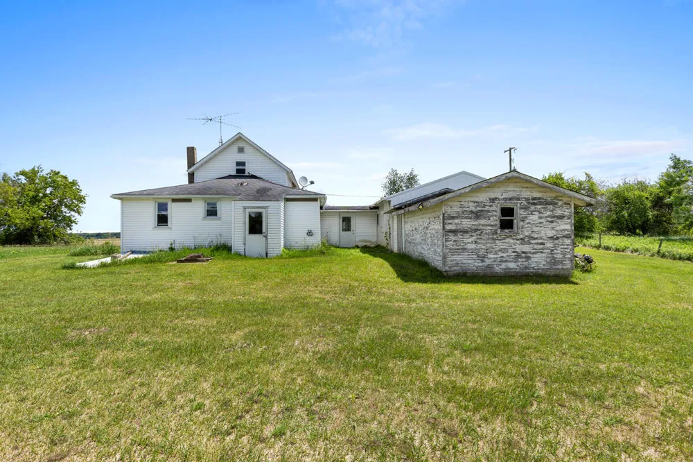 8938 Gibson Avenue Lake, MI 48632