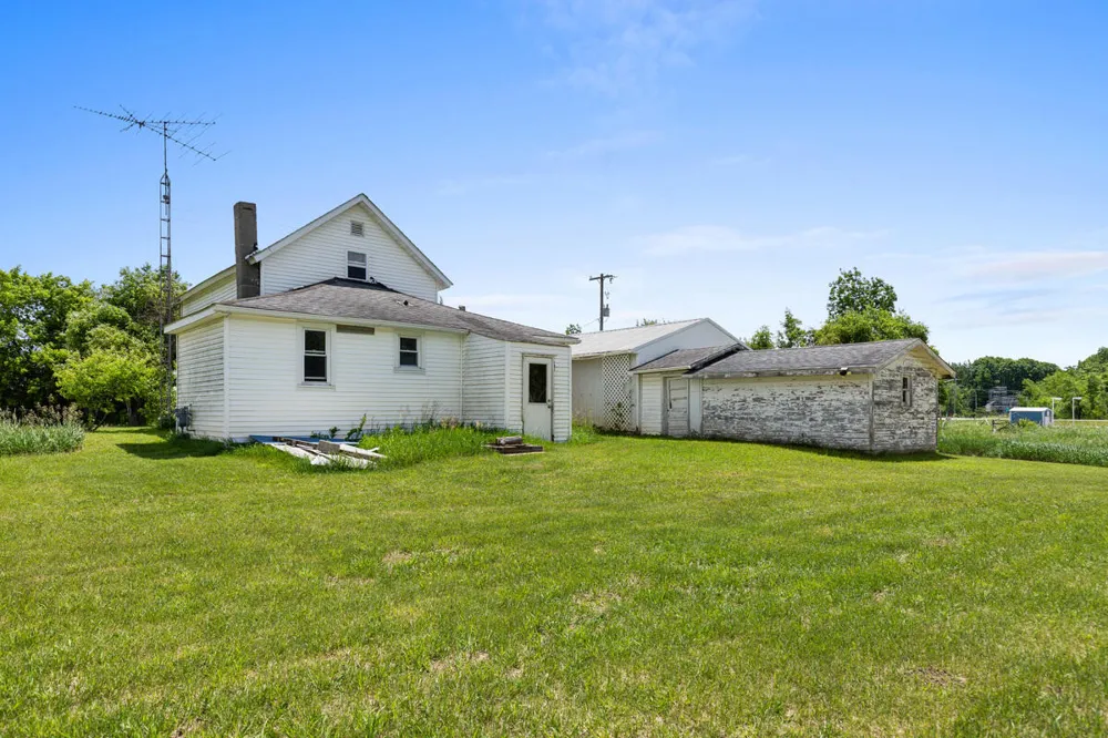 8938 Gibson Avenue Lake, MI 48632