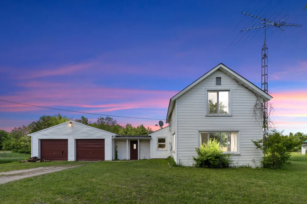 8938 Gibson Avenue Lake, MI 48632