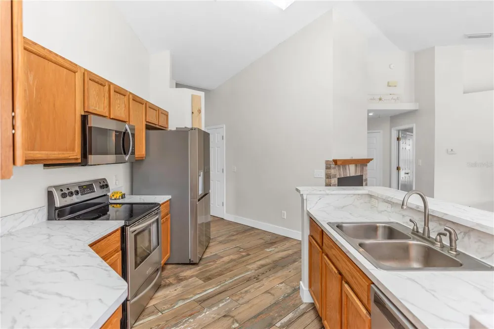 1005 WHISPRING CREEK WAY Osteen, FL 32764