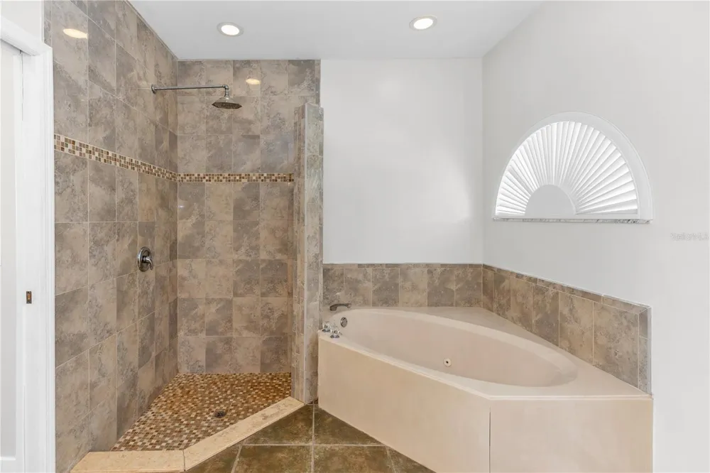 1005 WHISPRING CREEK WAY Osteen, FL 32764