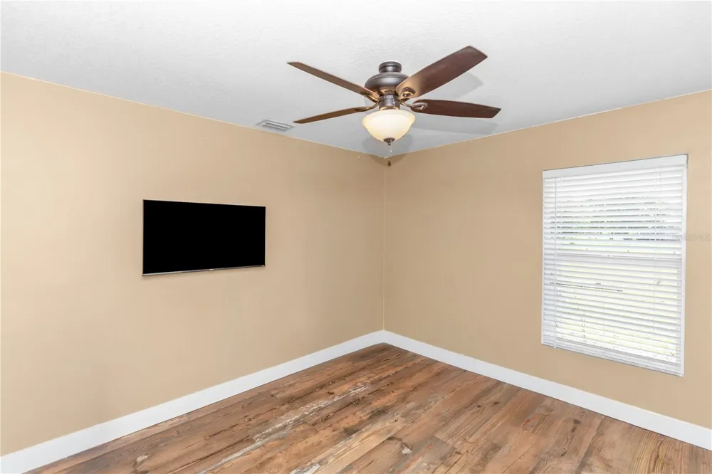1005 WHISPRING CREEK WAY Osteen, FL 32764