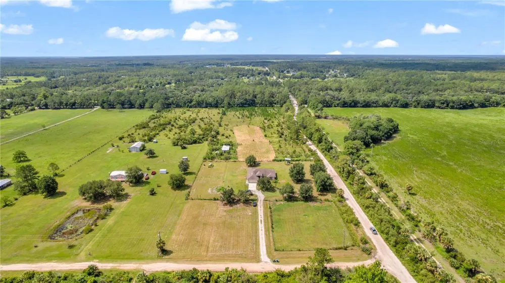 1005 WHISPRING CREEK WAY Osteen, FL 32764