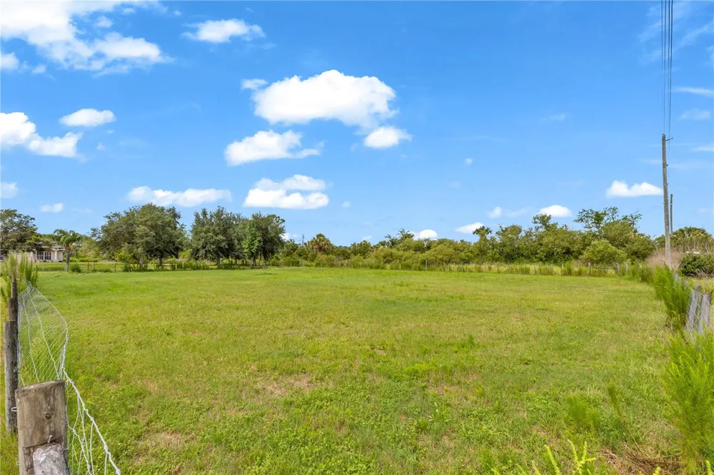 1005 WHISPRING CREEK WAY Osteen, FL 32764