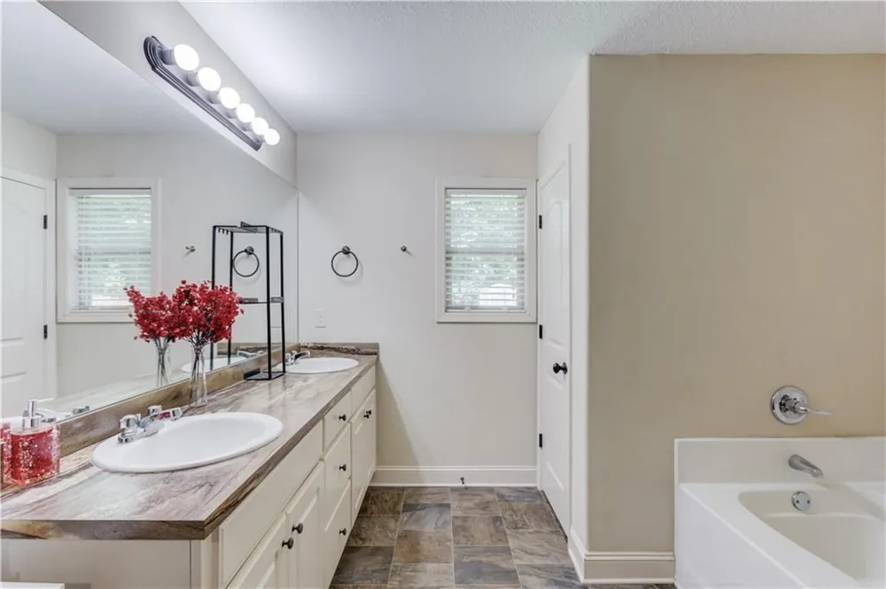 154 Rolling Oaks Lane Colbert, GA 30628