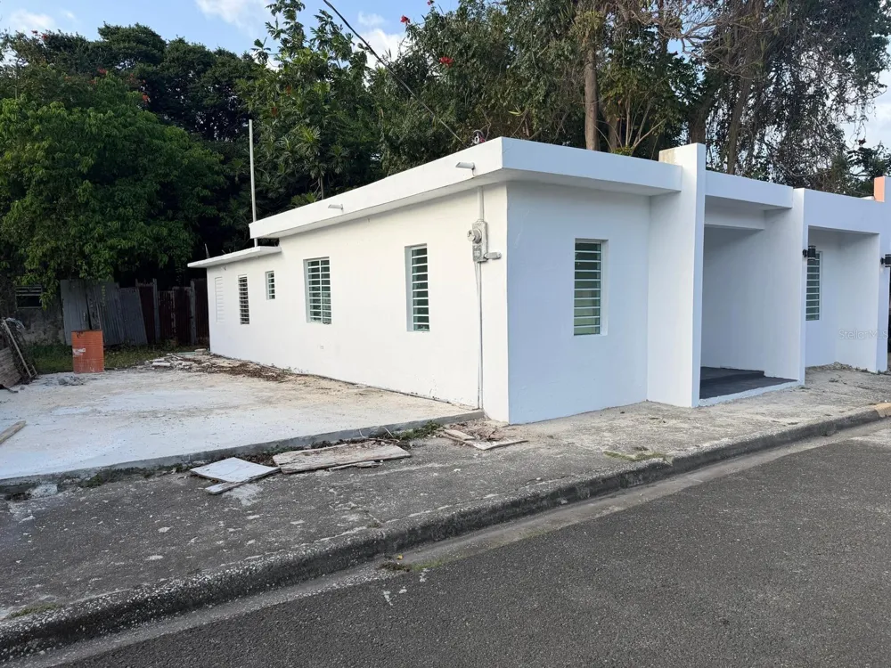 122 BADE PEREZ ST. Guayama, PR 00784
