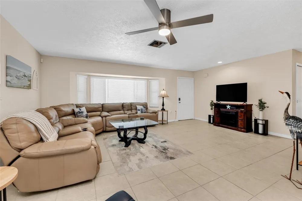 82 ROTONDA CIRCLE Rotonda West, FL 33947