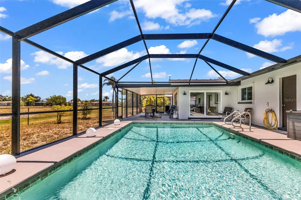 82 ROTONDA CIRCLE Rotonda West, FL 33947