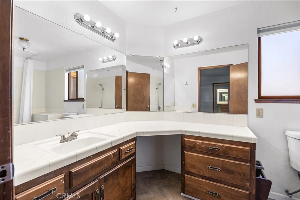 158 Apache Circle Oroville, CA 95966