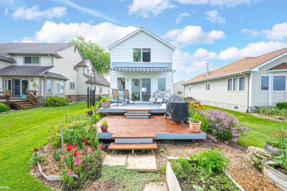 8292 Middle Channel Drive Clay Township, MI 48028