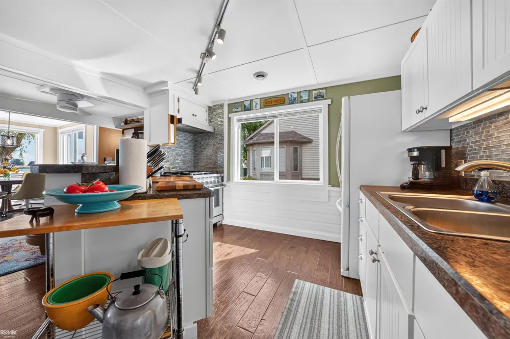 8292 Middle Channel Drive Clay Township, MI 48028
