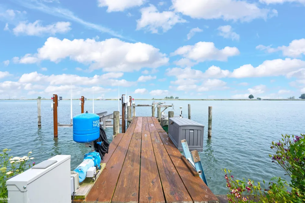 8292 Middle Channel Drive Clay Township, MI 48028