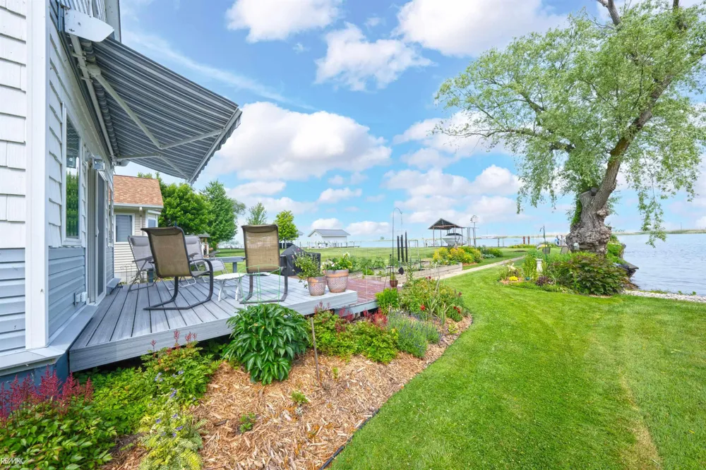 8292 Middle Channel Drive Clay Township, MI 48028