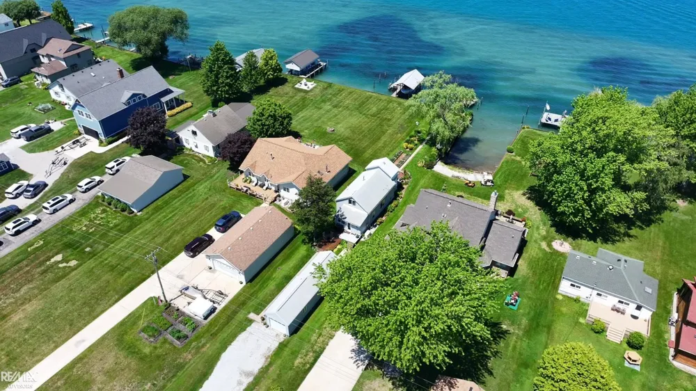 8292 Middle Channel Drive Clay Township, MI 48028