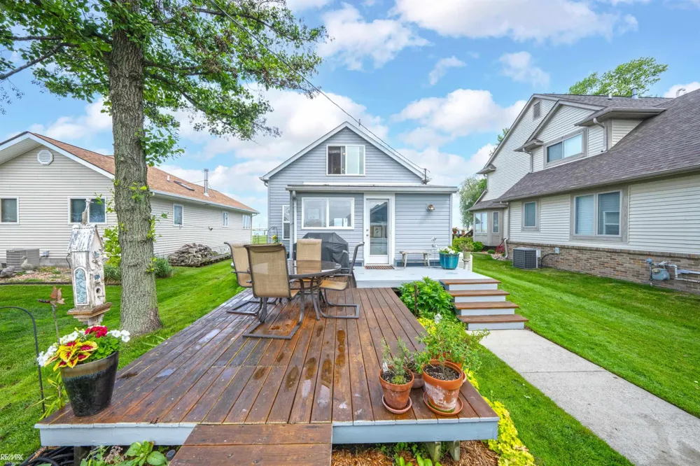 8292 Middle Channel Drive Clay Township, MI 48028