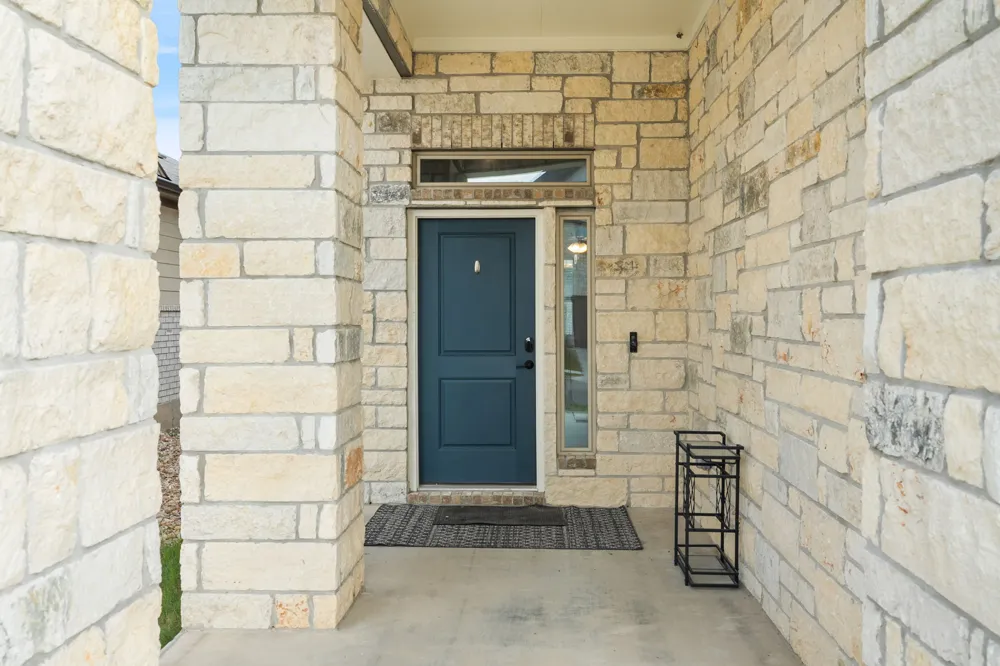 195 White Horses Drive Kyle, TX 78640