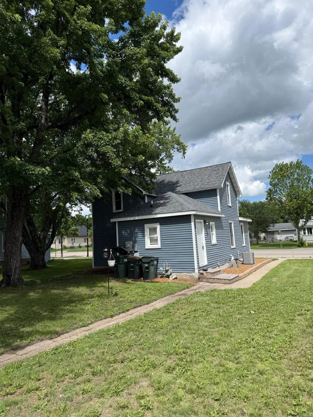 436 Adams Street SE Hutchinson, MN 55350