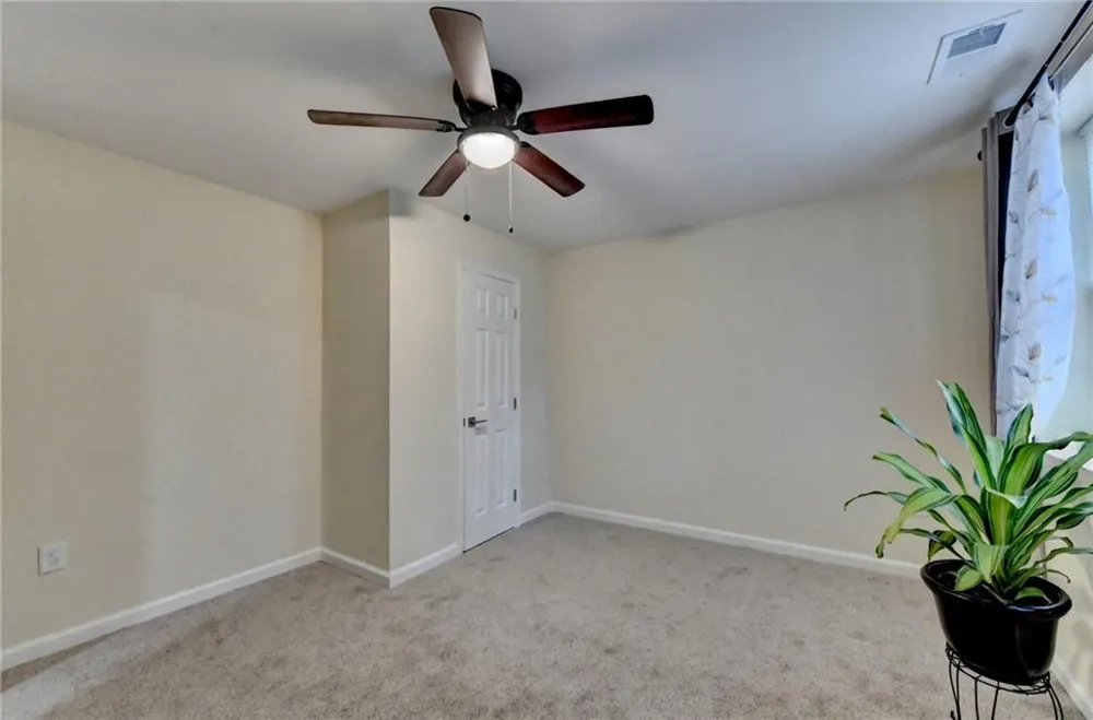 3260 Wood Springs Trace Lilburn, GA 30047