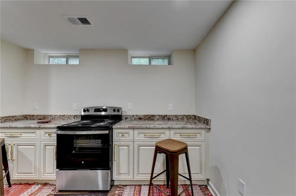 3260 Wood Springs Trace Lilburn, GA 30047