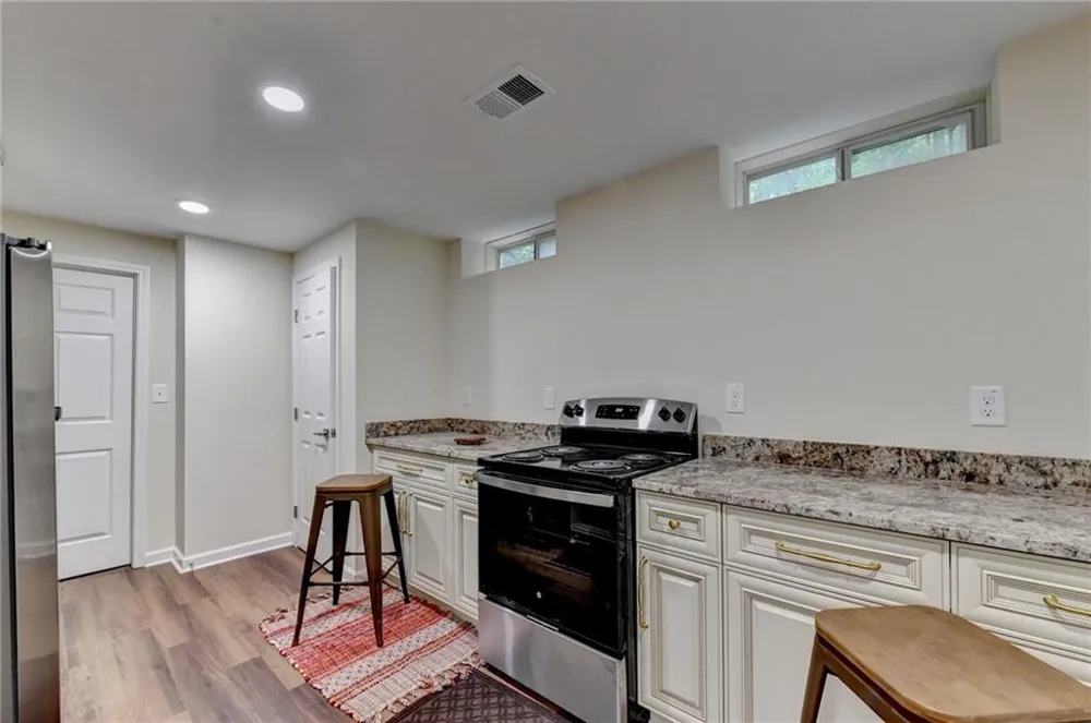 3260 Wood Springs Trace Lilburn, GA 30047