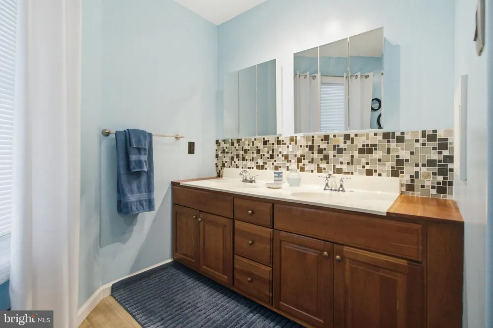 203 FRONT DRIVE Mount Union, PA 17066