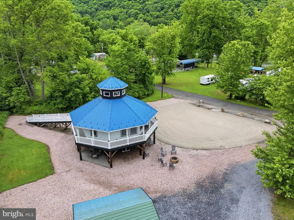 203 FRONT DRIVE Mount Union, PA 17066