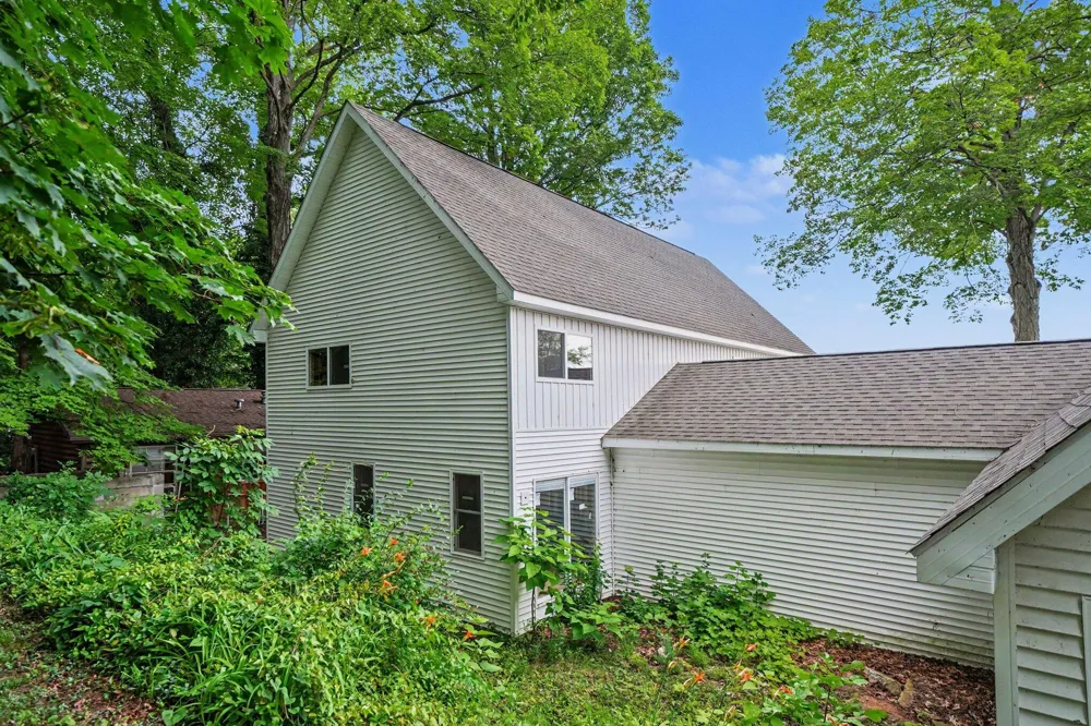 50756 Garrett Road Dowagiac, MI 49047