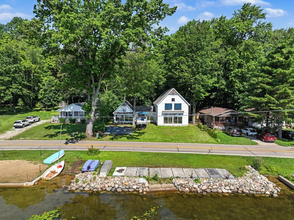 50756 Garrett Road Dowagiac, MI 49047