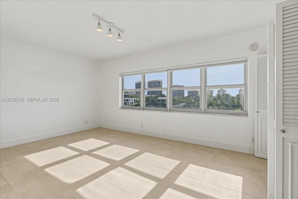 9381 E Bay Harbor Dr #404S Bay Harbor Islands, FL 33154