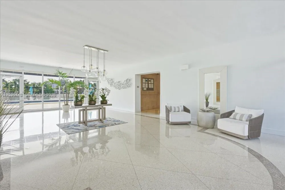 9381 E Bay Harbor Dr #404S Bay Harbor Islands, FL 33154