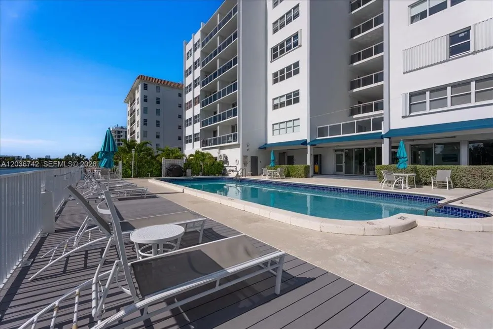 9381 E Bay Harbor Dr #404S Bay Harbor Islands, FL 33154
