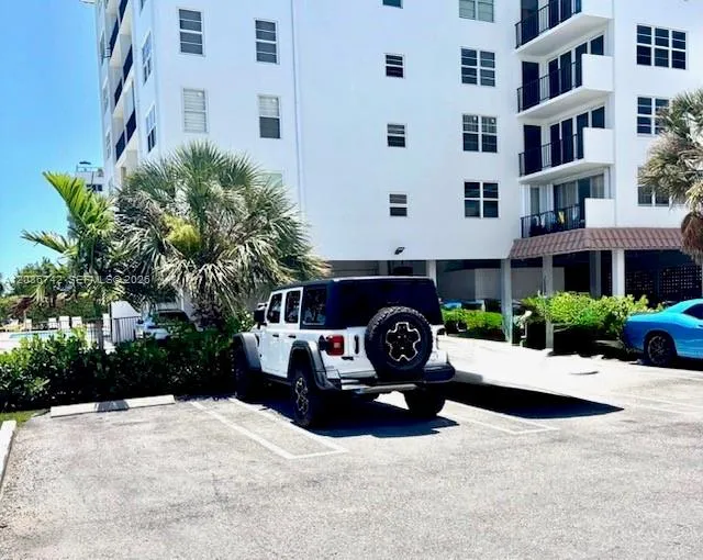 9381 E Bay Harbor Dr #404S Bay Harbor Islands, FL 33154