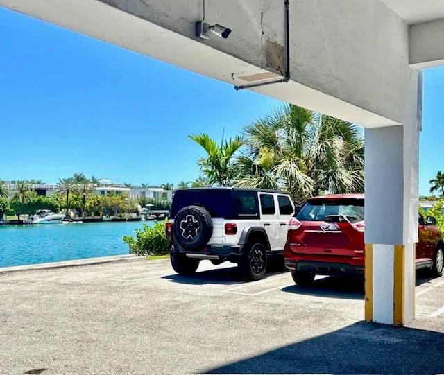 9381 E Bay Harbor Dr #404S Bay Harbor Islands, FL 33154